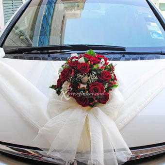 WCD1702 Carriage to Paradise (Red Roses Wedding Car Decor)