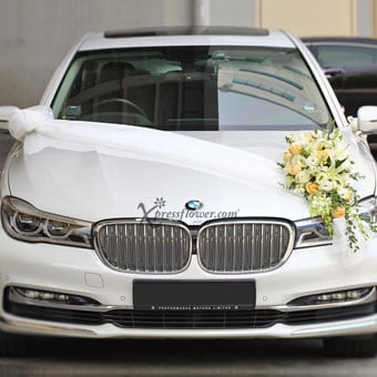 WCD1705 Divine Oath (White Lilies & Champagne Roses Wedding Car Decor)