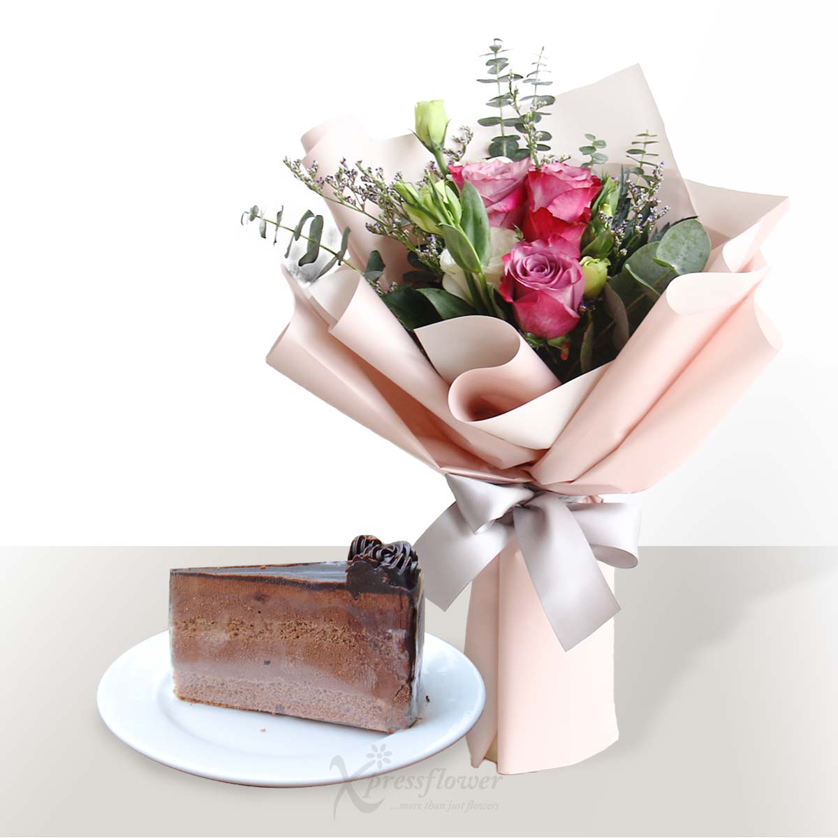 Cake Me Home (3 Yam Roses with Sliced Cake)