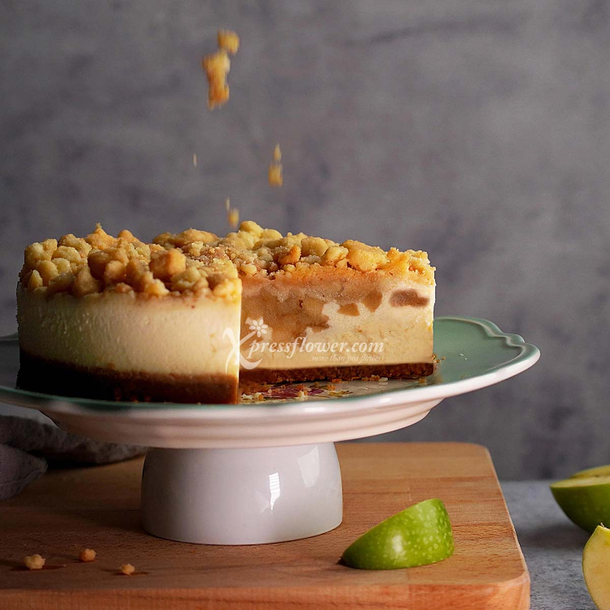 CFC2306 Apple of My Eye Apple Crumble Cheesecake (Cat & The Fiddle) 1b