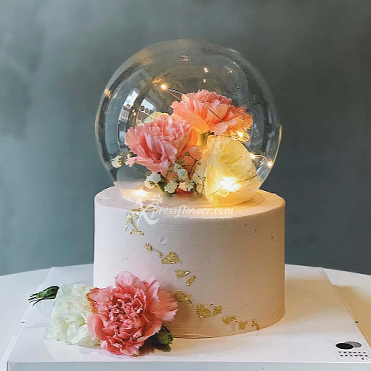 Crystal Ball With Fresh Florals (Twenty Grammes Whole Cake)