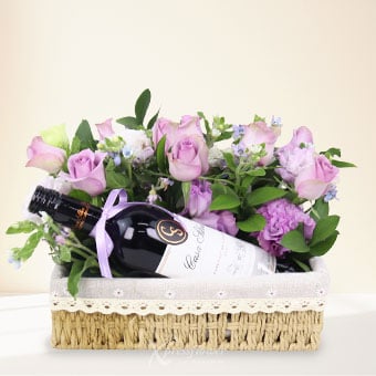 Dusky Charm (Zixia Roses with  Casa Silva Cabernet Sauvignon Red Wine)