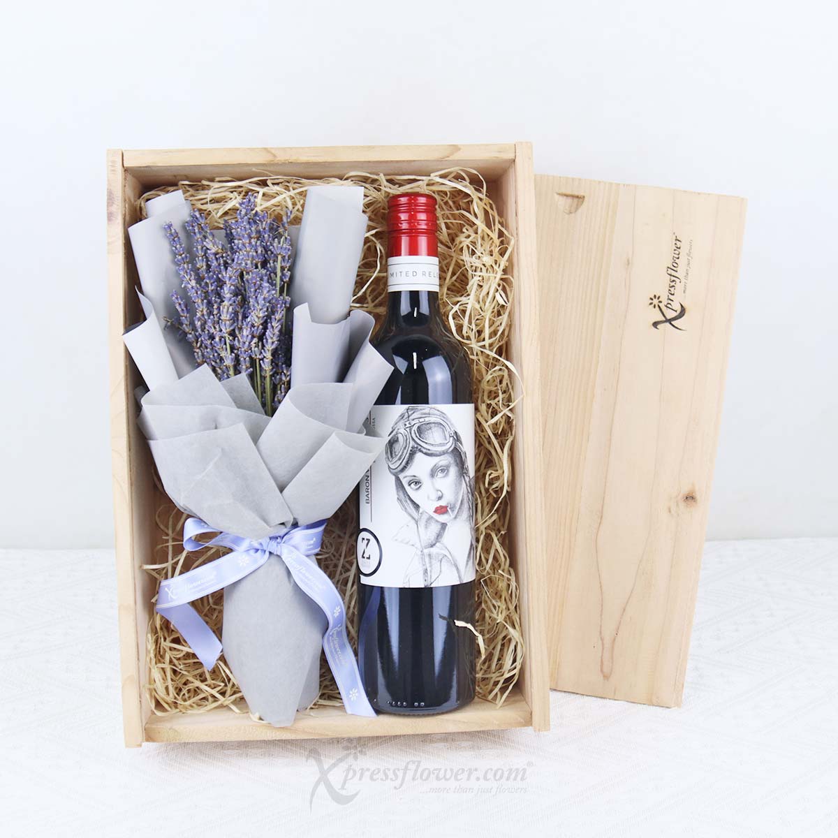 Lavender Lux (Dried Lavender Bouquet with Shiraz Gift Box)