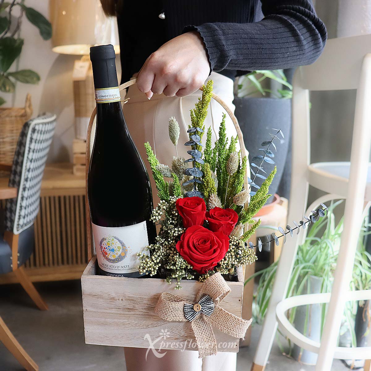 WC2301 Charming Treasures 4a