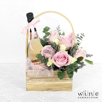 WC2303 Brilliant Blush (6 Pink Roses with Prosecco Rosé)
