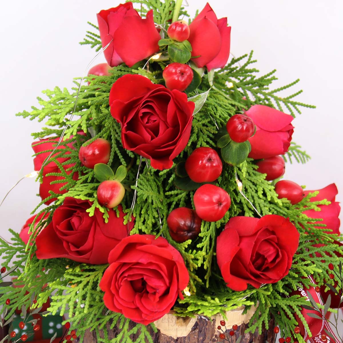 XMAR2522 Yuletide Warmth Red Rose Sprays 1b