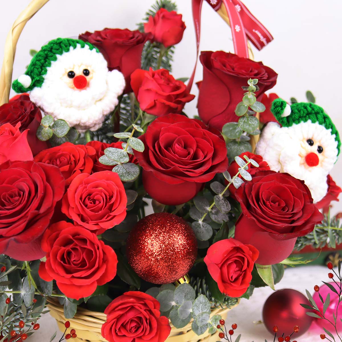 XMAR2523 Santas Whispers 6 Red Roses with Red Rose Sprays Mini Santas 1c
