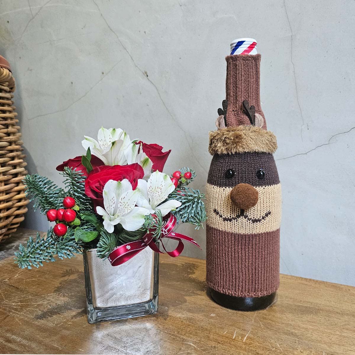 XMBL2542 Rudolfs Cheer Red Roses Arrangement Chardonnay with Rudolf Wine Cover 3a