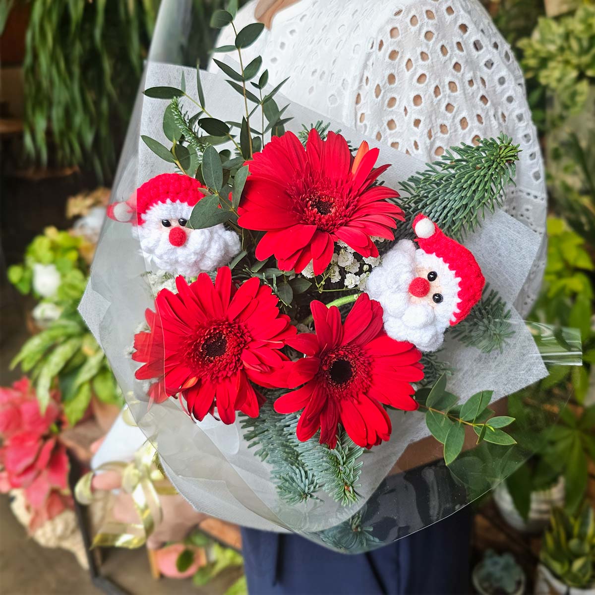 XMBQ2501 Santas Cheer 3 Red Gerberas with Mini Santas 3a