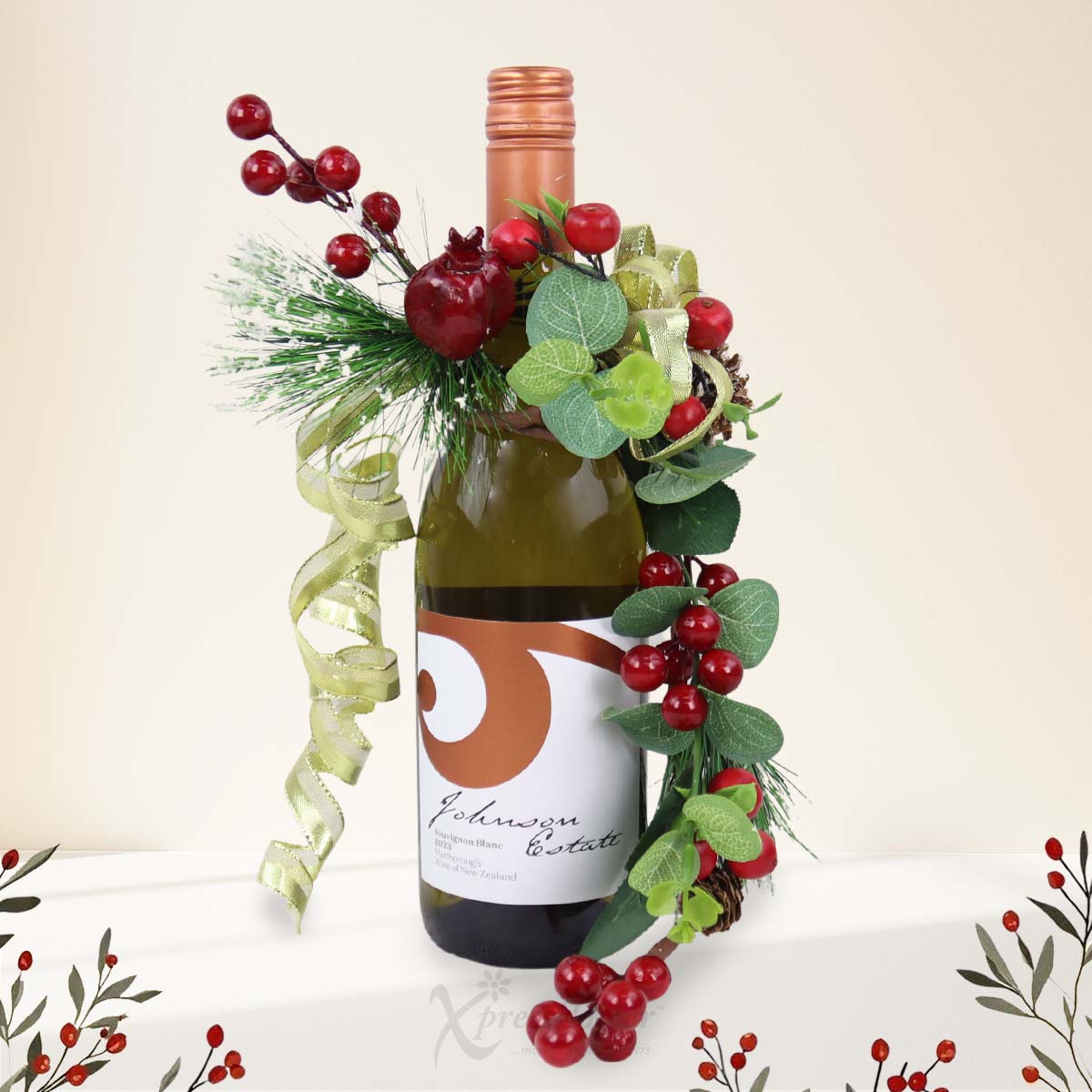Noel Blanc (Sauvignon Blanc with Christmas decorations)