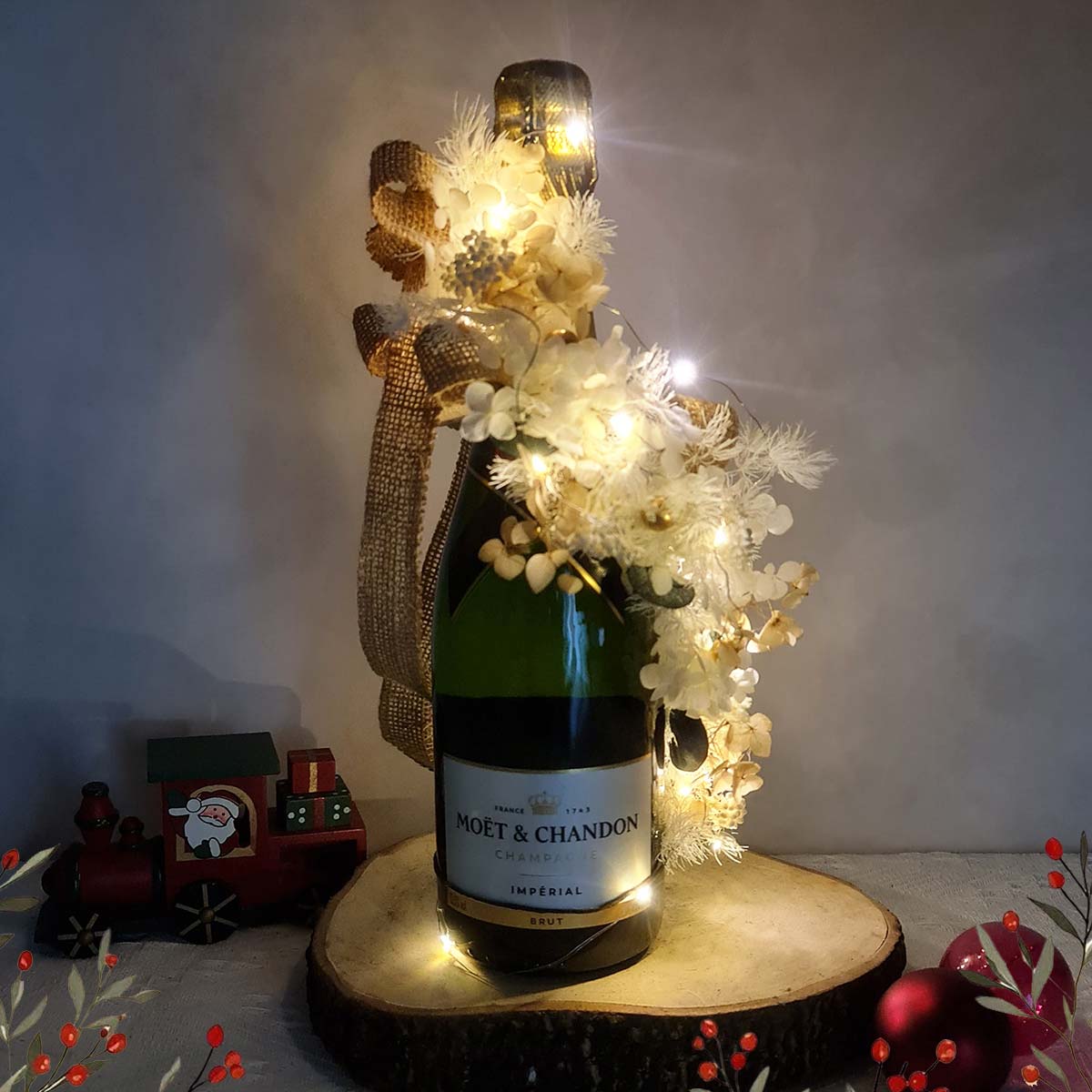 XMDC2563 Golden Spark Moet Chandon Champagne with Christmas decorations 1b