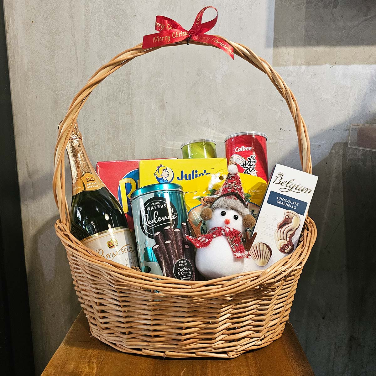 XMGH2589 Merry Basket Christmas Gift Basket 3a