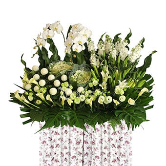 With Love and Remembrance Funeral Condolence Flower Wreath (L: 110cm)
