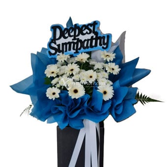 Purest Sympathy (Funeral Condolence Flower Wreath)