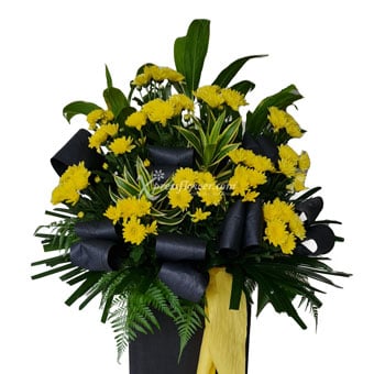 Consoling Warmth (Funeral Condolence Flower Wreath)