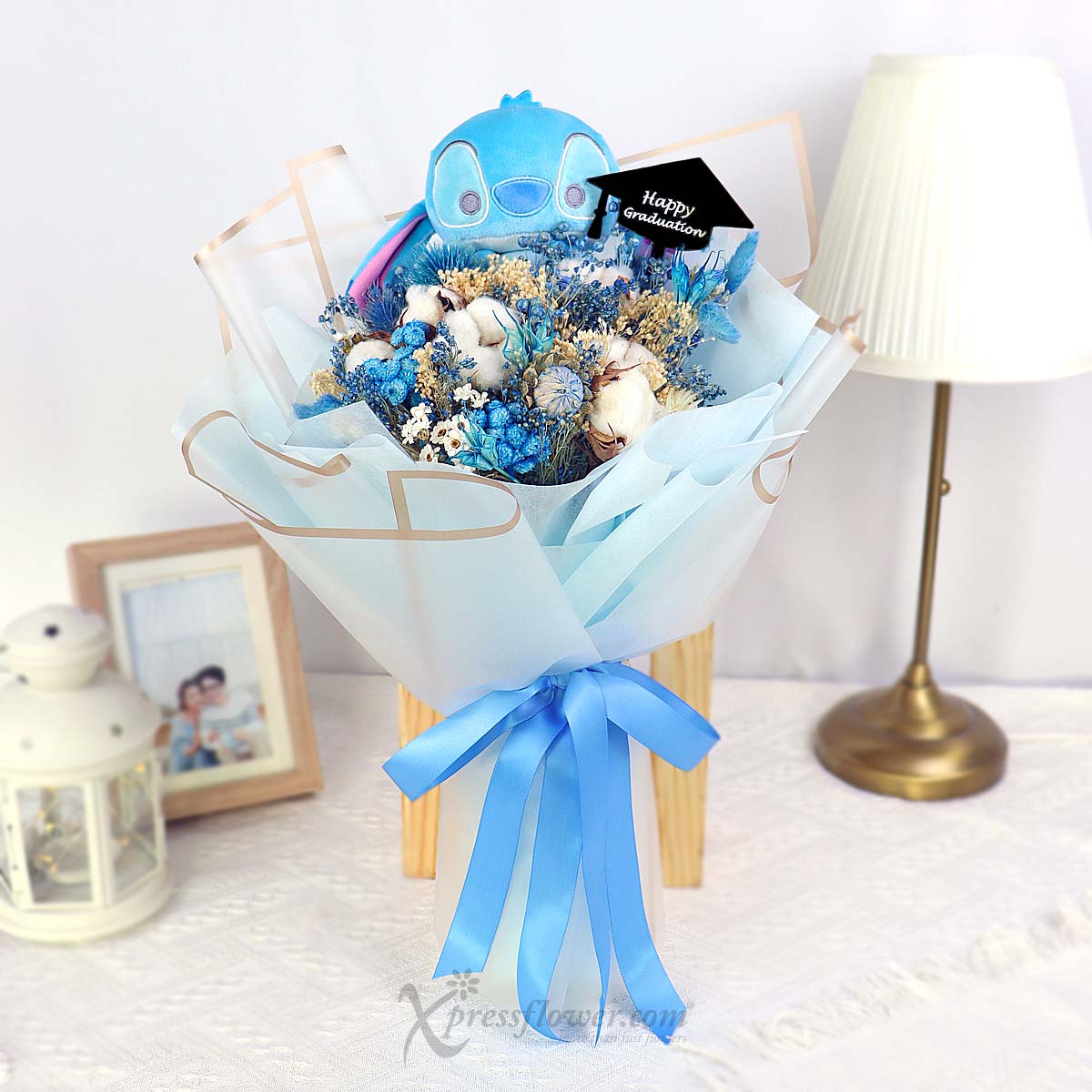 CT2303 Blue-quet Insignis (Dried Flowers with Disney Stitch Soft Toy) 3a