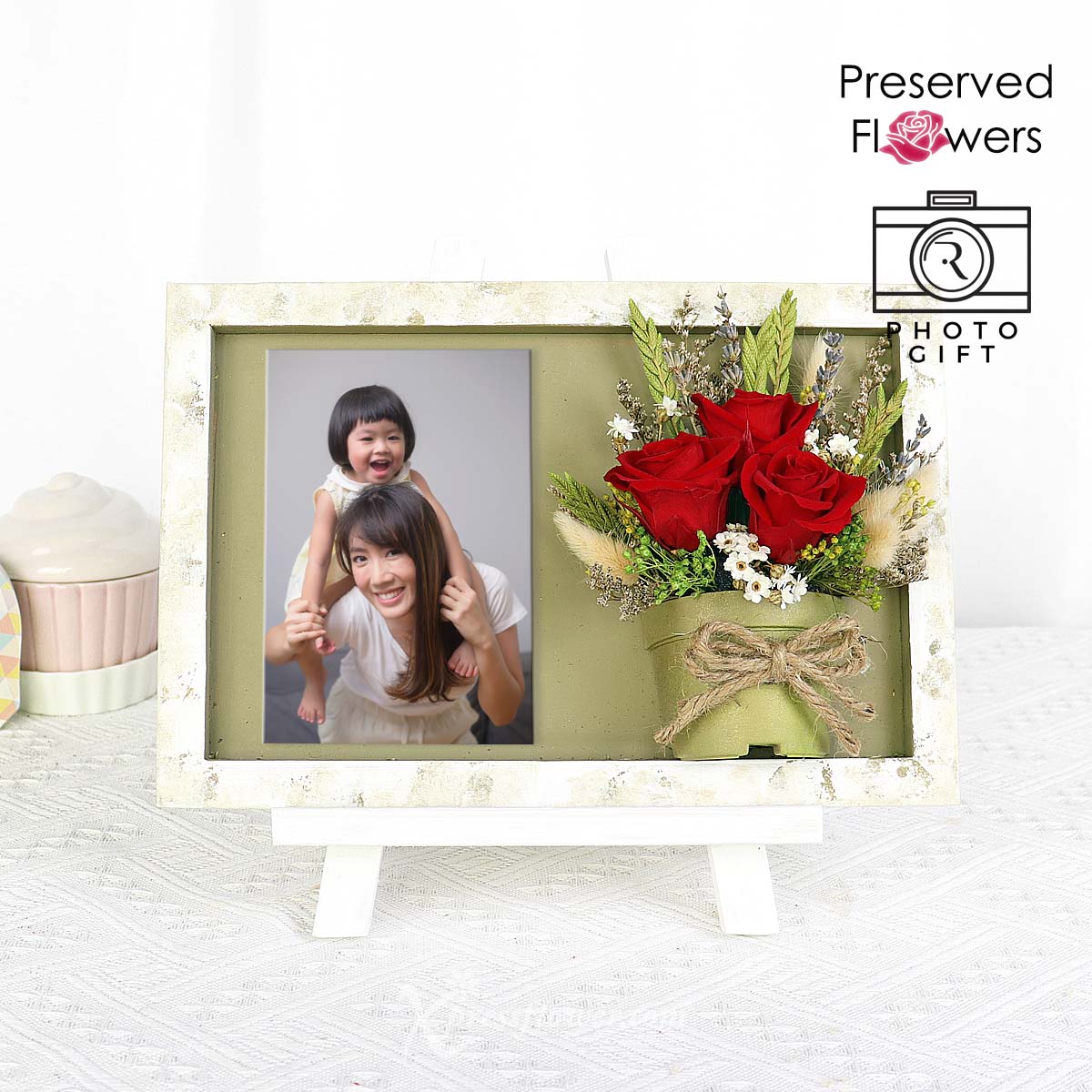 PR2309 Blooms & Snaps (Preserved Flowers Photo Frame with Personalised Photo) 1a