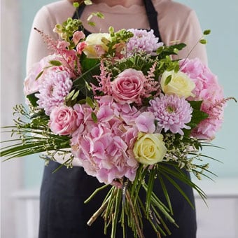 Hand-tied bouquet - Pink (UK)