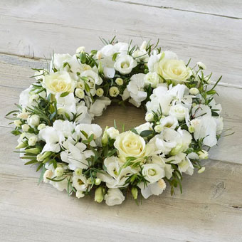 Opulent White Wreath (UK)