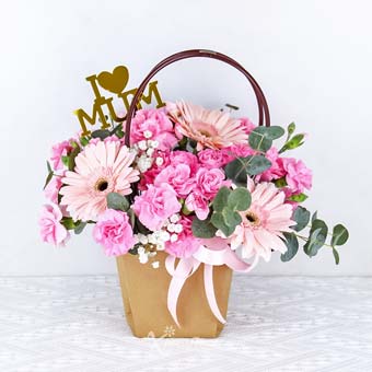 MDAR2455 Petals Parade (3 Pink Carnations & 3 Pink Gerberas with 'I Heart Mum' decor)