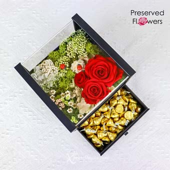 MDPR2388 Queen's Specialty (Premiumn Preserved Flowers with Hershey's Kisses)