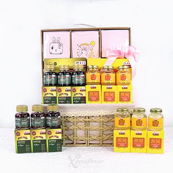 Pink Nourish (New Born Baby Hamper)