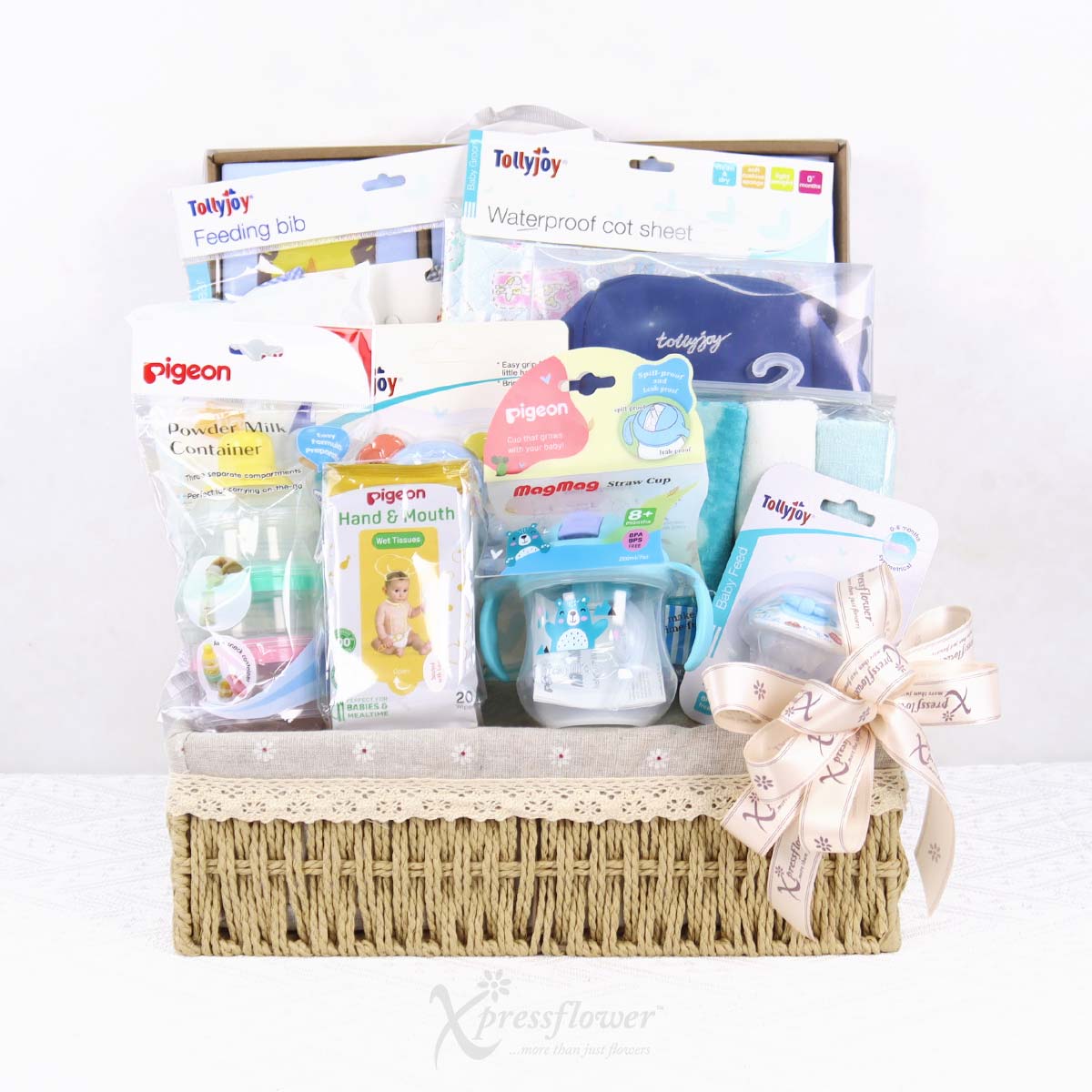 NB2523 Newborn Essentials New Baby Hamper 1a BOY