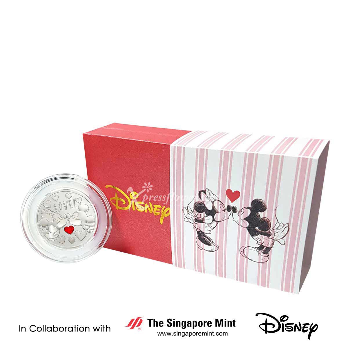 fg2001 Minty Kisses 3 red roses with Disney love medallion 1c