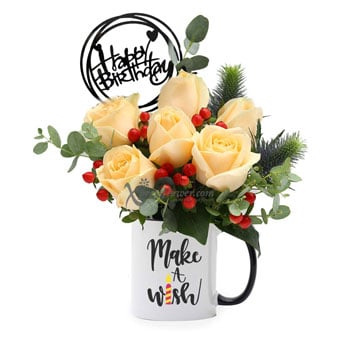 Sweet Surprise (6 Champagne Roses with 'Happy Birthday' Tag)