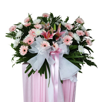 Sympathy Blush (Funeral Condolence Flower Wreath)