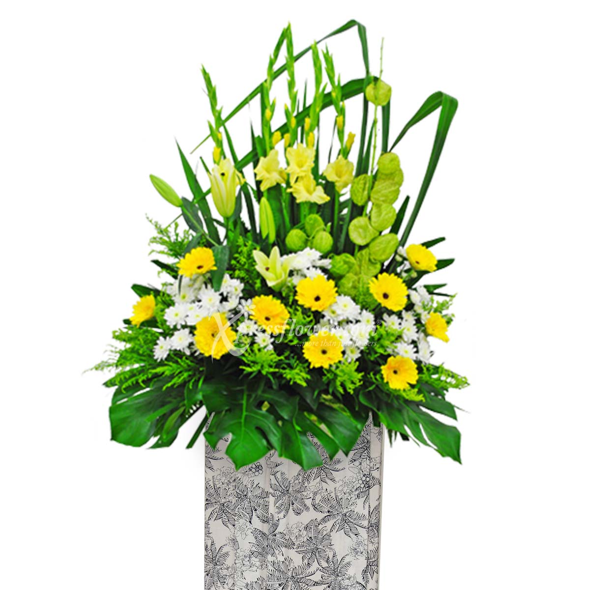 Always be Remembered (Premium Funeral Condolence Flower Wreath)