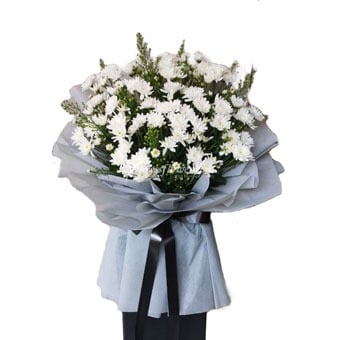  Sentimental Solace (Funeral Condolence Flower Wreath)