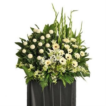 Heartfelt Comfort (Funeral Condolence Flower Wreath)