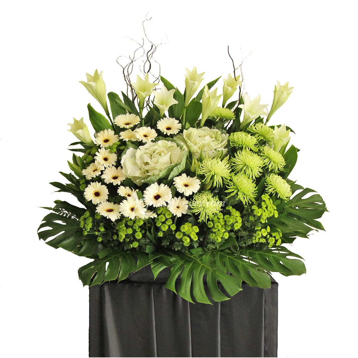 Enduring Beset (Funeral Condolence Flower Wreath)