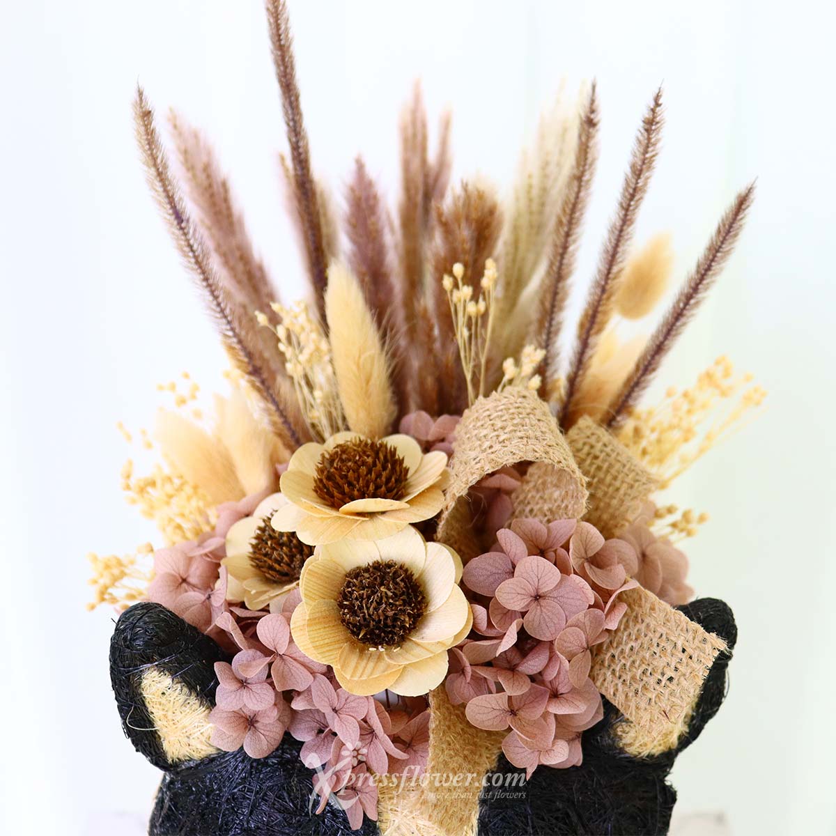 AR2239 Frenchie Floral Preserved Flowers 1c