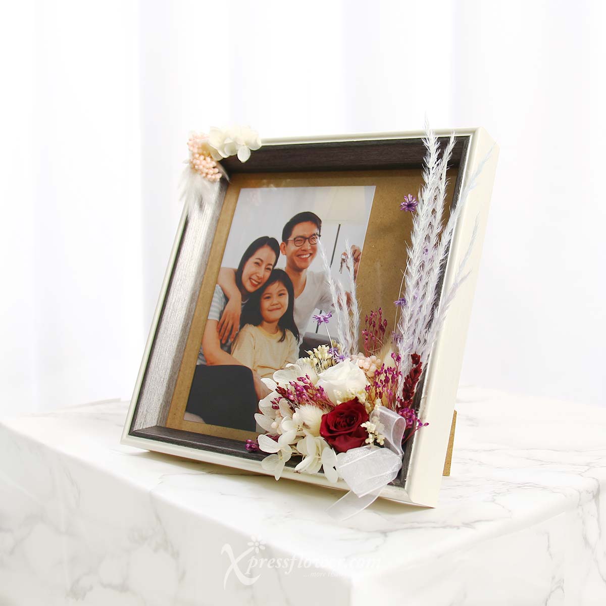 PR2124 Mauve Memories Preserved flower Frame 1d