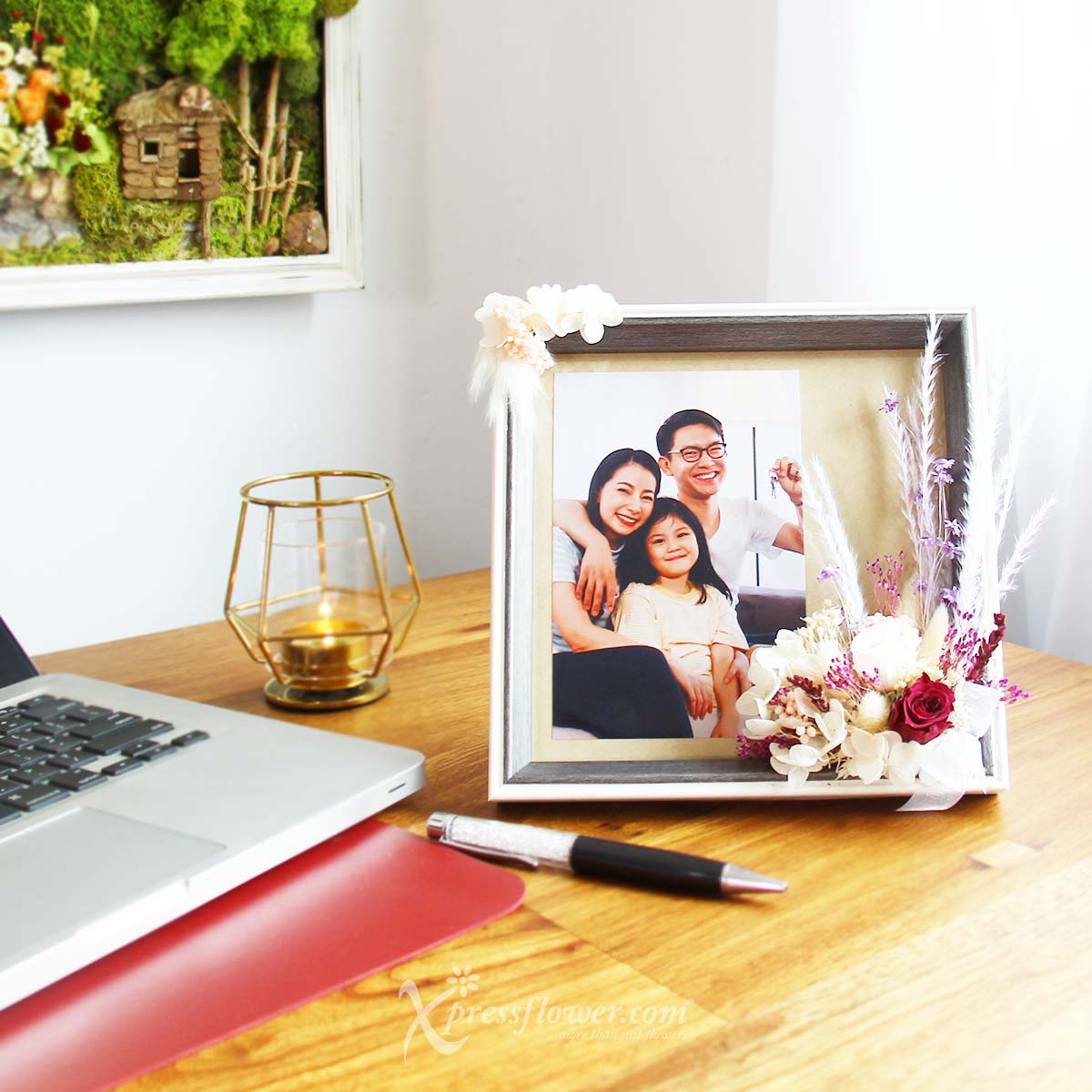 PR2124 Mauve Memories Preserved flower Frame 3a