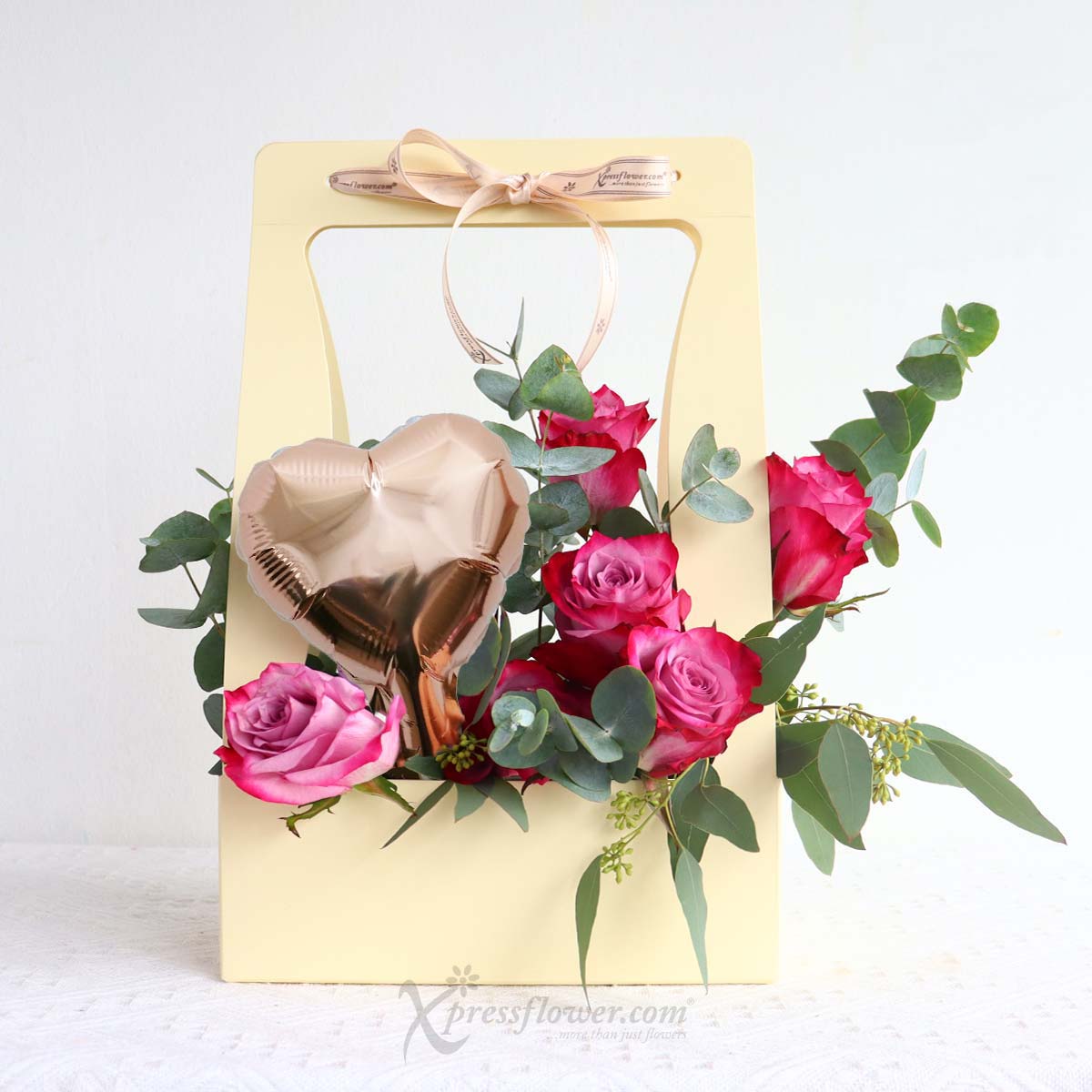 Blooming Mulberry (6 Yam Roses with Mini Heart Balloon)