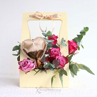 Blooming Mulberry (6 Yam Roses with Mini Heart Balloon)