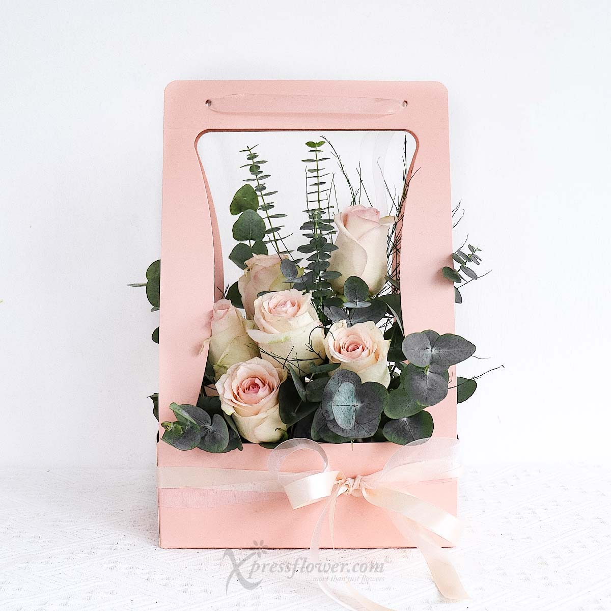 Pink Avi (6 Centre Pink Roses)