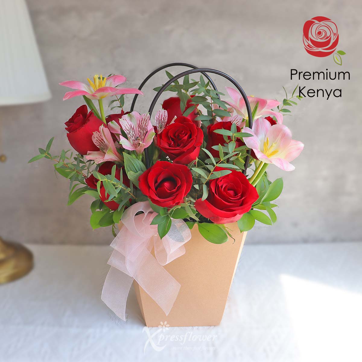 ABU2301_passion blooms 12 red roses 210923 3a