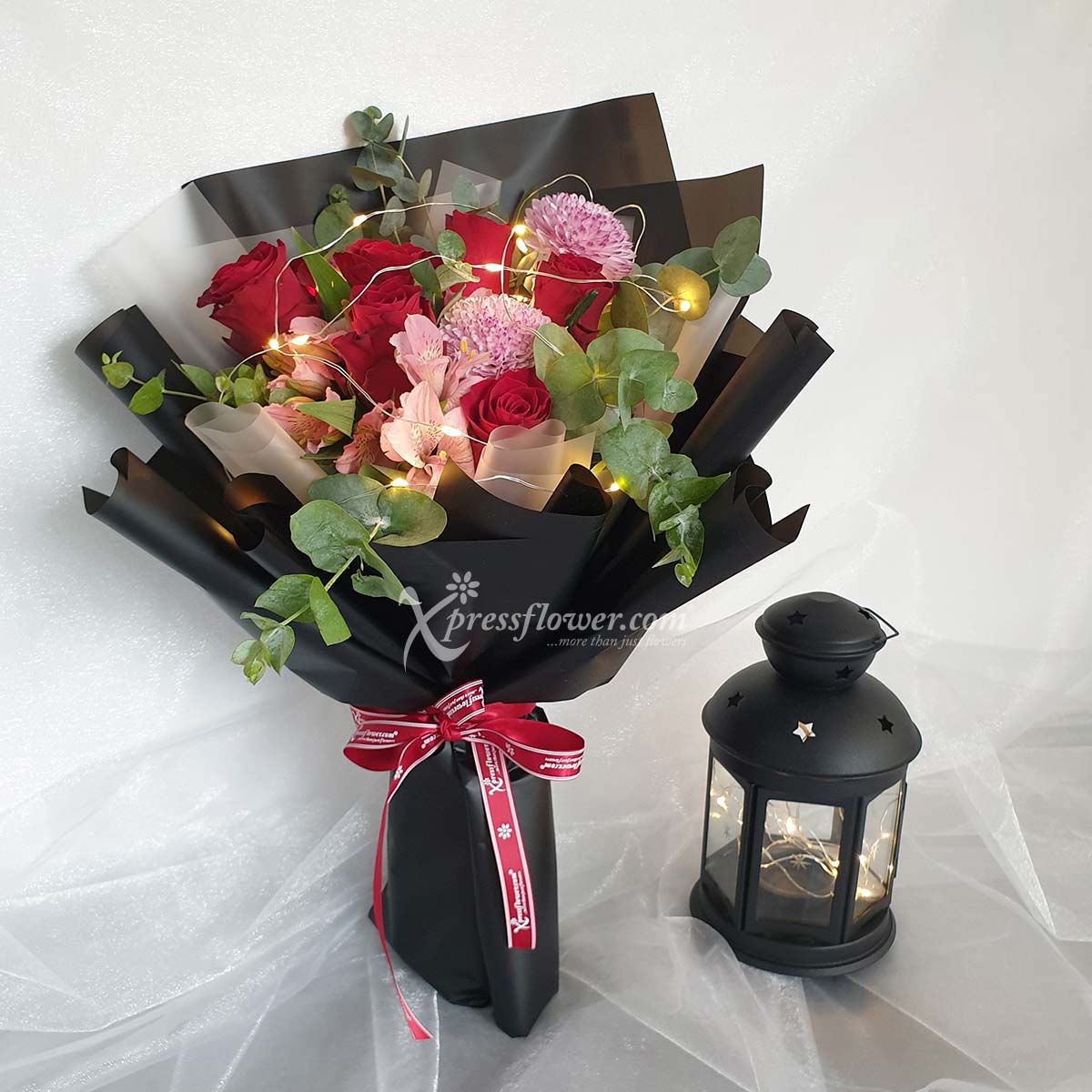 Glowing Fantasy (6 Red Roses with LED lights)