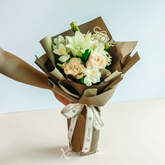  Tranquil Adoration (1 White Lily & 3 Champagne Roses with Diamond 'Love' Stick 