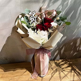 Heart To Heart (3 Red Roses with 