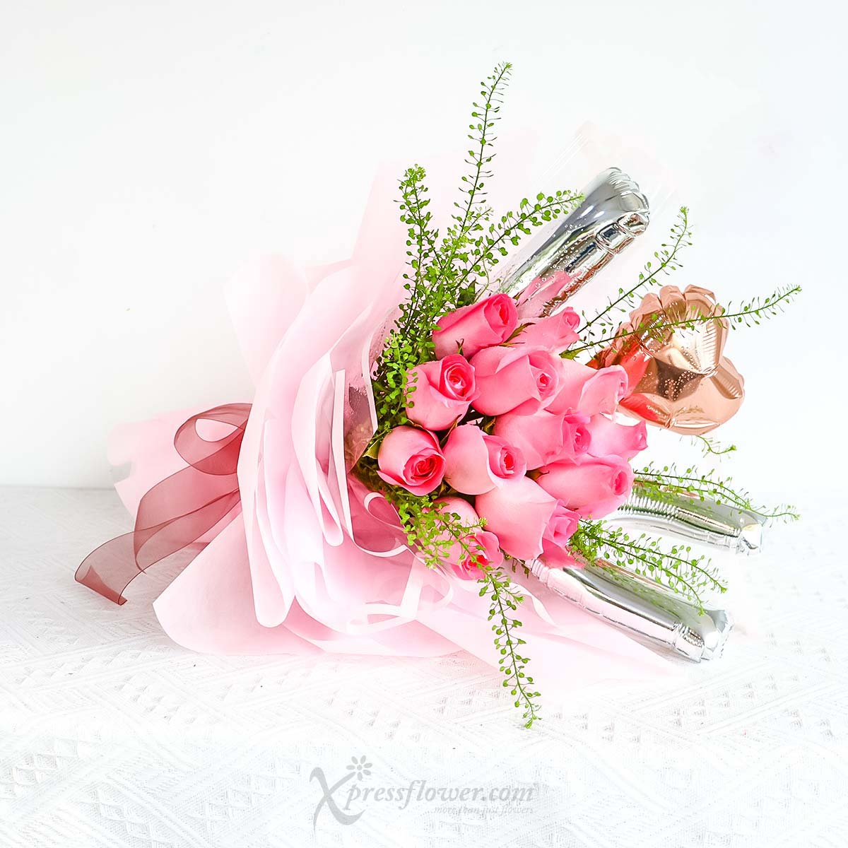 bq2253 blooms boudoir 12 dark pink roses with i heart u foil balloon 1b