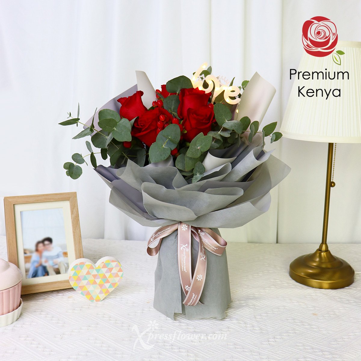 BQ2301 Love Illuminated (6 Red Roses with "Love" LED Light) 3a
