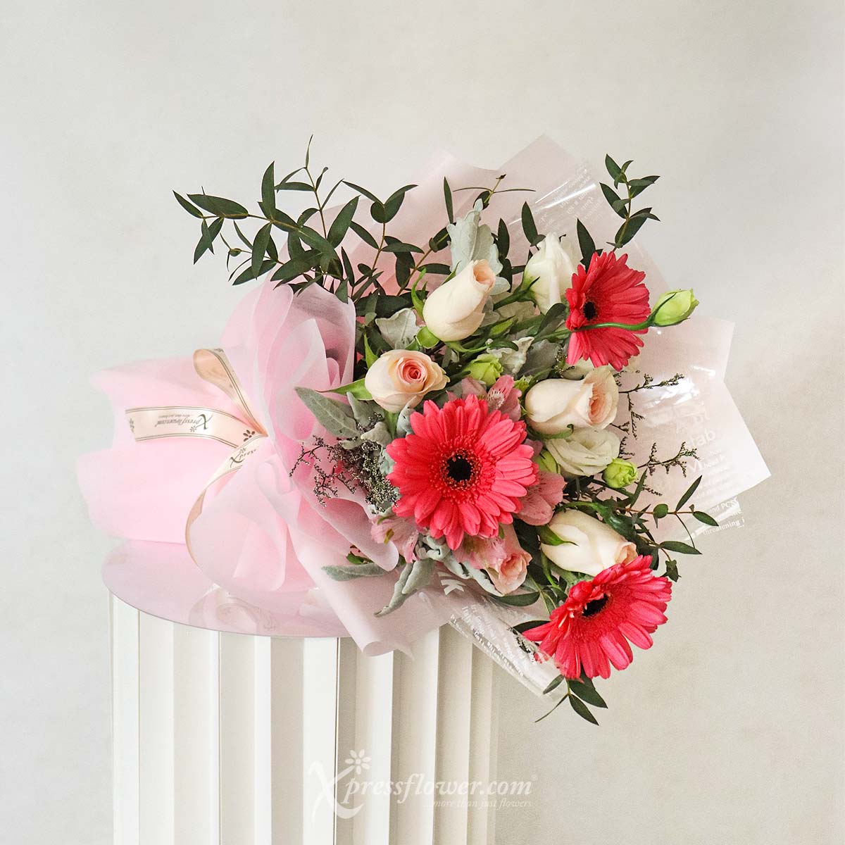 BQ2322 Garden Serenade (6 Center Pink Roses & 3 Dark Pink Gerberas) 1b