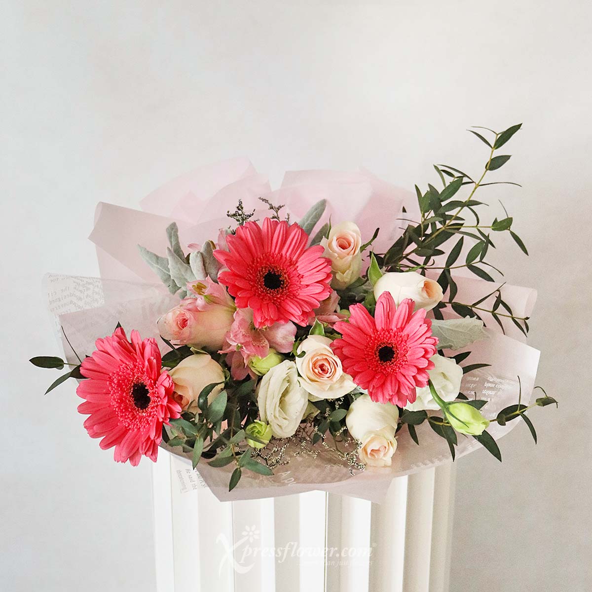 BQ2322 Garden Serenade (6 Center Pink Roses & 3 Dark Pink Gerberas) 1c