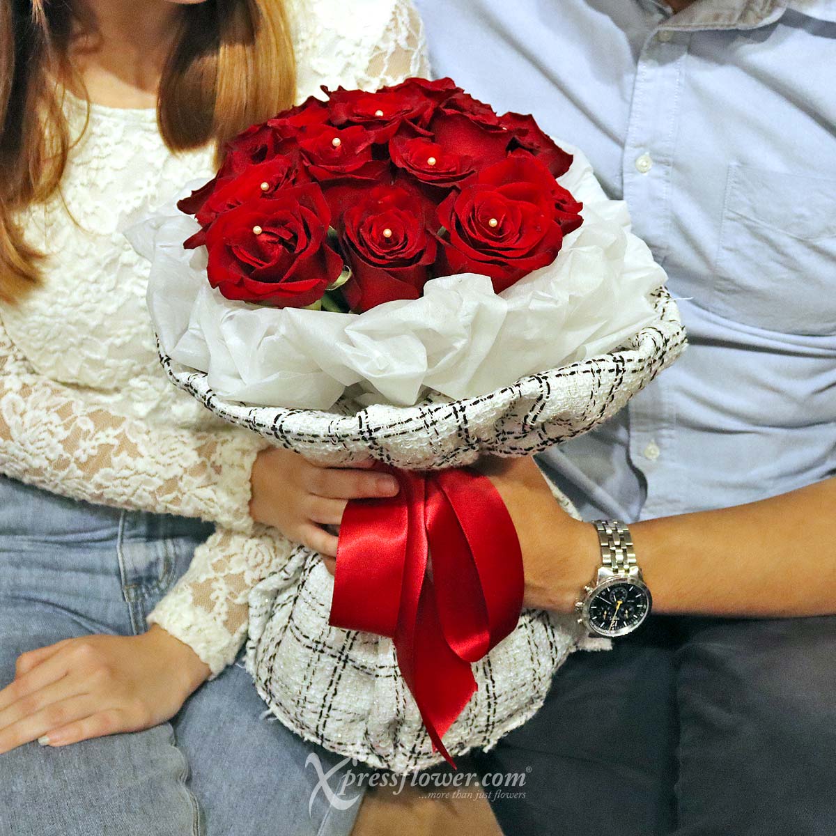 BQ2332 Fiery Desire (19 Red Roses) 4a