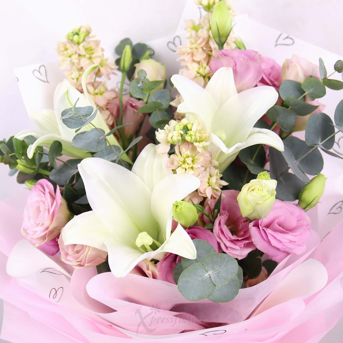 BQ2513 Luminous Glow 3 White Lilies 1c